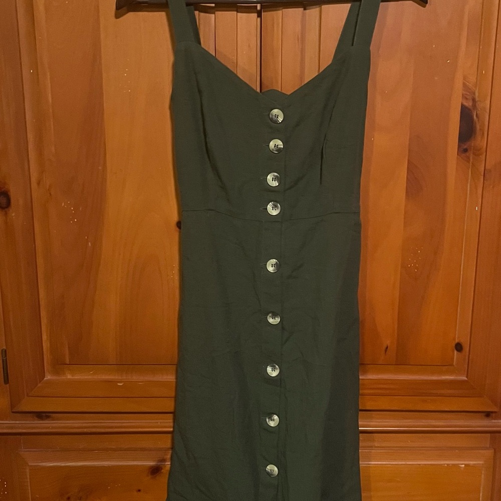 Elegant Green Button-Down Dress